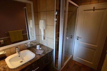 Norscot Manor Guest Lodge Sandton Bagian luar foto